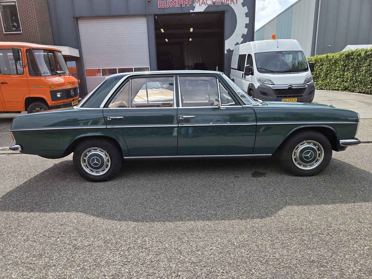 Mercedes-Benz 220 (W115) auto - Другая техника: фото 4 Mercedes-Benz 220 (W115) auto - Другая техника: фото 4