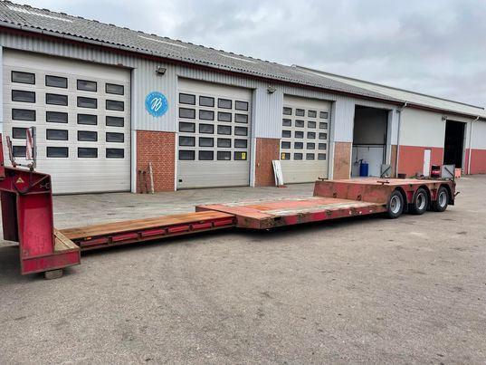 Низкорамный полуприцеп Doll T3L - Sengetrailer: фото 8 Низкорамный полуприцеп Doll T3L - Sengetrailer: фото 8