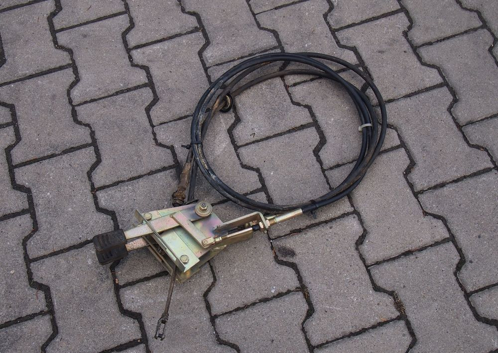 Części do Ciągnika Massey Ferguson MF 3000, 6000 Dźwignie i linki do WOM MF 3000 - Трансмиссия для Сельскохозяйственной техники: фото 2 Części do Ciągnika Massey Ferguson MF 3000, 6000 Dźwignie i linki do WOM MF 3000 - Трансмиссия для Сельскохозяйственной техники: фото 2