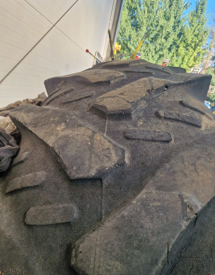 Колесо для Сельскохозяйственной техники Części do Ciągnika Massey Ferguson MF 3000, 6000 Koła tylne 18,4R38 do ciągnika MF: фото 7 Колесо для Сельскохозяйственной техники Części do Ciągnika Massey Ferguson MF 3000, 6000 Koła tylne 18,4R38 do ciągnika MF: фото 7