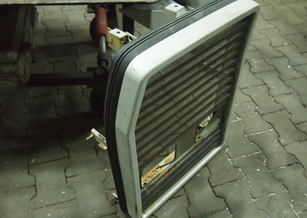 Części do Ciągnika Massey Ferguson MF 3000, 6000 Przedni grill maskę do Massey Ferguson serii 3000, 3100.
z lampami - Решётка радиатора для Сельскохозяйственной техники: фото 1 Części do Ciągnika Massey Ferguson MF 3000, 6000 Przedni grill maskę do Massey Ferguson serii 3000, 3100.
z lampami - Решётка радиатора для Сельскохозяйственной техники: фото 1