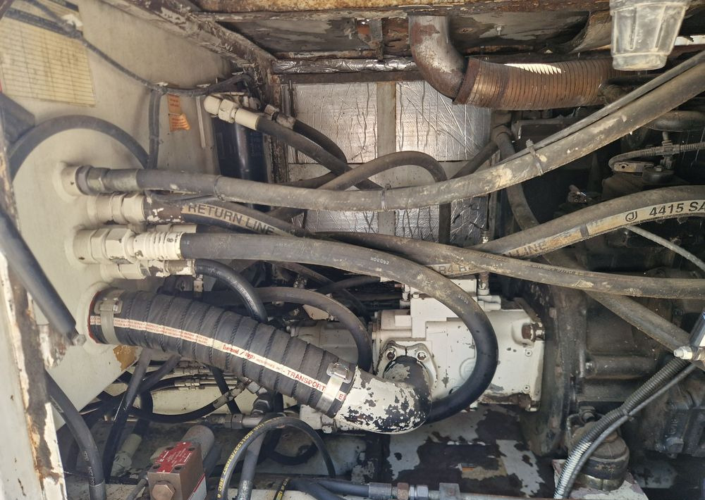 Бетононасос стационарный Pompa do betonu Schwing SP1250 73m3 65bar 2008 Pompa do betonu SCHWING na gąsienicach: фото 14 Бетононасос стационарный Pompa do betonu Schwing SP1250 73m3 65bar 2008 Pompa do betonu SCHWING na gąsienicach: фото 14