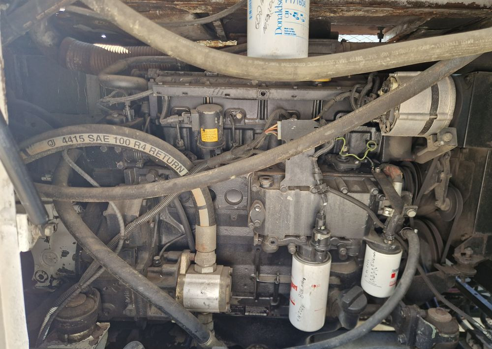 Бетононасос стационарный Pompa do betonu Schwing SP1250 73m3 65bar 2008 Pompa do betonu SCHWING na gąsienicach: фото 12 Бетононасос стационарный Pompa do betonu Schwing SP1250 73m3 65bar 2008 Pompa do betonu SCHWING na gąsienicach: фото 12