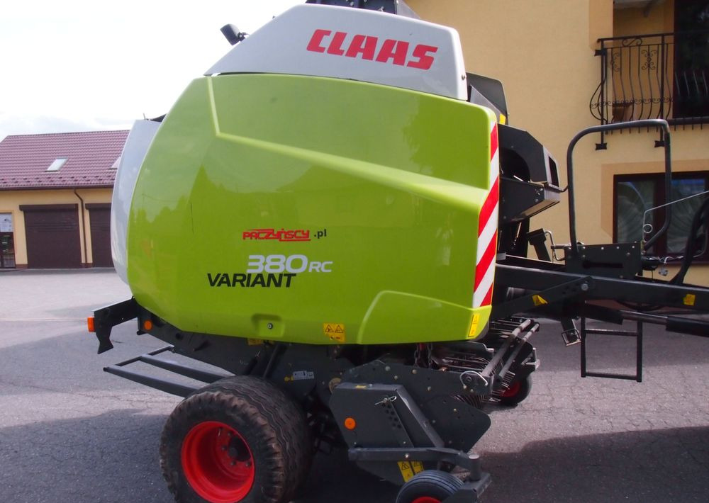 Prasa Claas VARIANT 380 RC 2014 Prasa rolująca z nożami i opuszczana podłoga - Пресс-подборщик рулонный: фото 3 Prasa Claas VARIANT 380 RC 2014 Prasa rolująca z nożami i opuszczana podłoga - Пресс-подборщик рулонный: фото 3