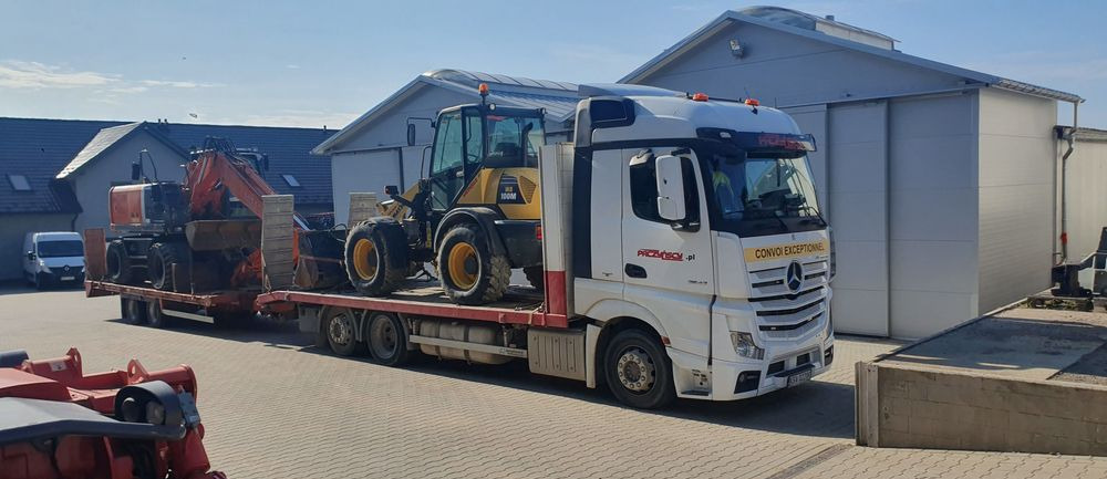 Samochód Mercedes Actros Usługi transportowe maszyn - Автовоз: фото 1 Samochód Mercedes Actros Usługi transportowe maszyn - Автовоз: фото 1