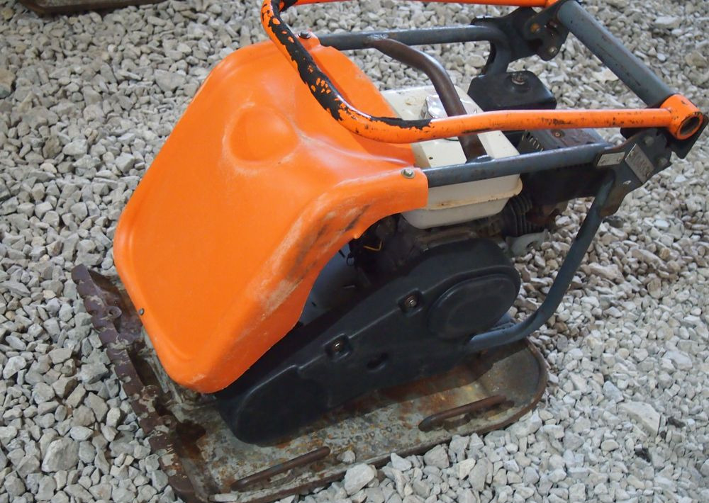 Ubijarka Belle  PC5000E 2009 Zagęszczarka ubijarka Bella - Виброплита: фото 1 Ubijarka Belle  PC5000E 2009 Zagęszczarka ubijarka Bella - Виброплита: фото 1