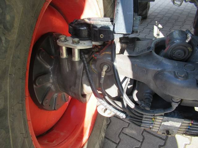Трактор Claas Arion 620: фото 14