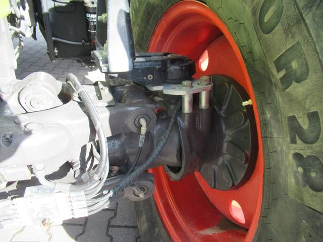 Трактор Claas Arion 620: фото 13