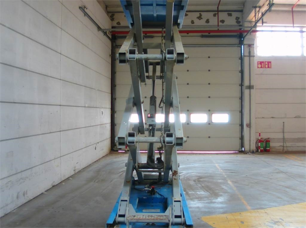 Ножничный подъемник Genie GS2032: фото 7 Ножничный подъемник Genie GS2032: фото 7