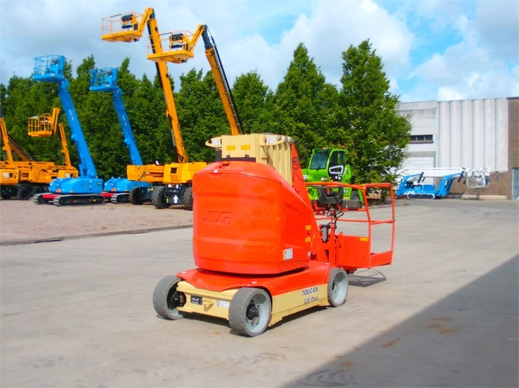 JLG Toucan 12E+ - Вертикальный мачтовый подъемник: фото 4 JLG Toucan 12E+ - Вертикальный мачтовый подъемник: фото 4
