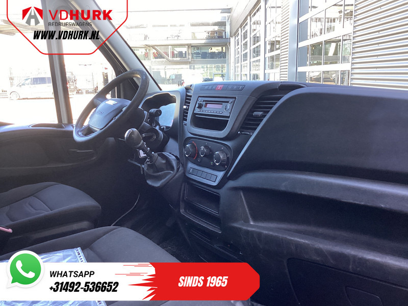 Iveco Daily 35C13V 2.3 L2H2 EXPORT ONLY Dubbel lucht/ 3.5t Trekverm./ Airco/ 3 Persoons/ Gev. Stoel/ Trekhaak - Цельнометаллический фургон: фото 3 Iveco Daily 35C13V 2.3 L2H2 EXPORT ONLY Dubbel lucht/ 3.5t Trekverm./ Airco/ 3 Persoons/ Gev. Stoel/ Trekhaak - Цельнометаллический фургон: фото 3