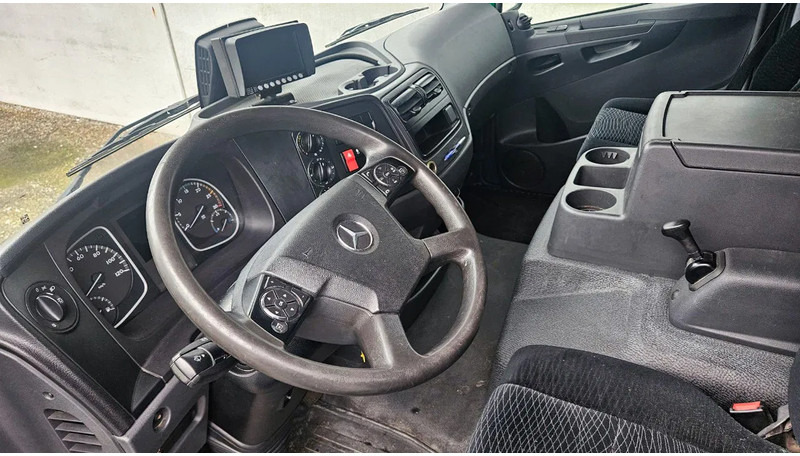 Mercedes-Benz Atego 1018 *L*Achteruitrijcamera*Automaat*Airco*Dhollandia Laadbrug*7149cm - Грузовик: фото 4 Mercedes-Benz Atego 1018 *L*Achteruitrijcamera*Automaat*Airco*Dhollandia Laadbrug*7149cm - Грузовик: фото 4