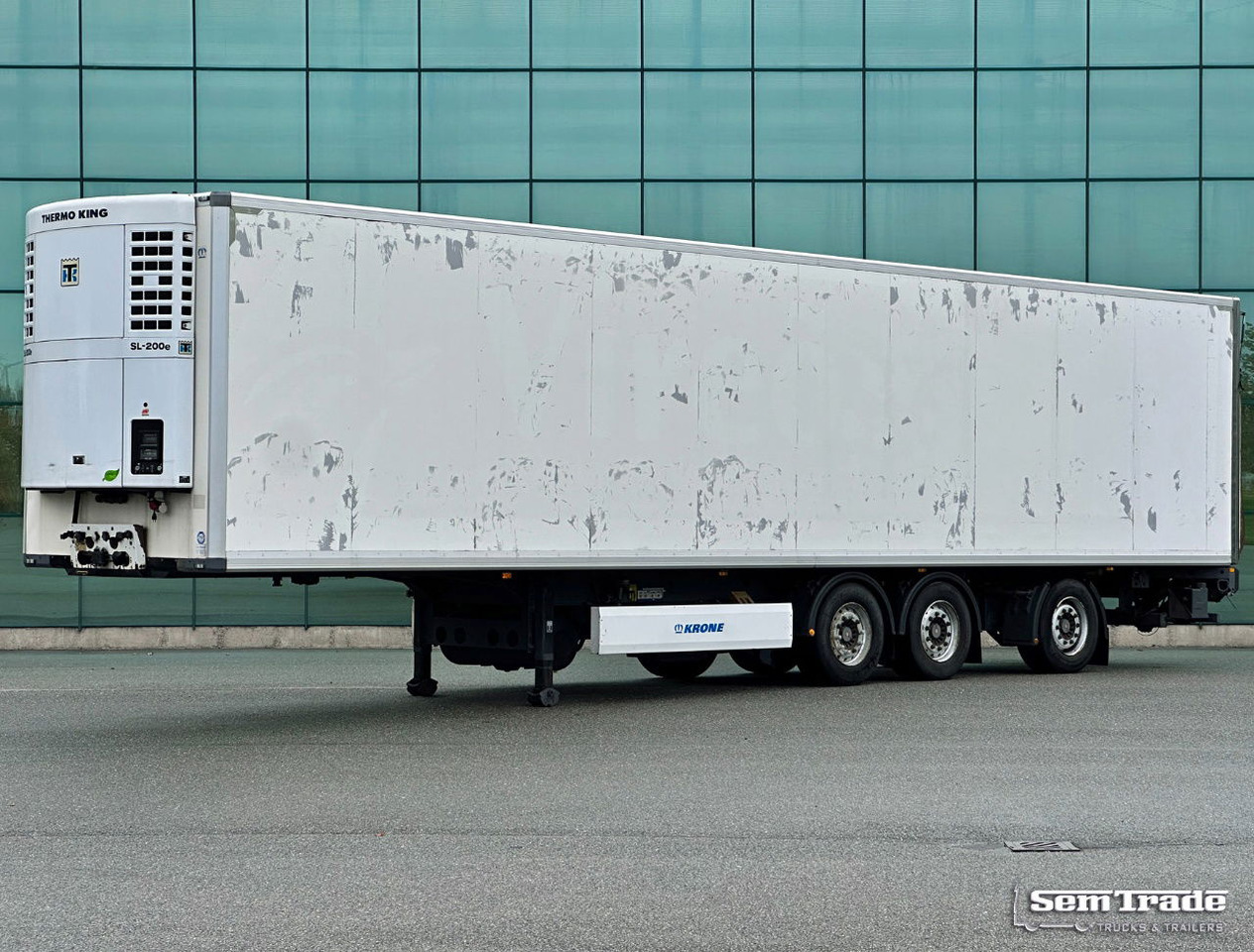 Krone SD Thermo King SLe 200 Lift Axle Steering Axle Tail Lift - Полуприцеп-рефрижератор: фото 1 Krone SD Thermo King SLe 200 Lift Axle Steering Axle Tail Lift - Полуприцеп-рефрижератор: фото 1