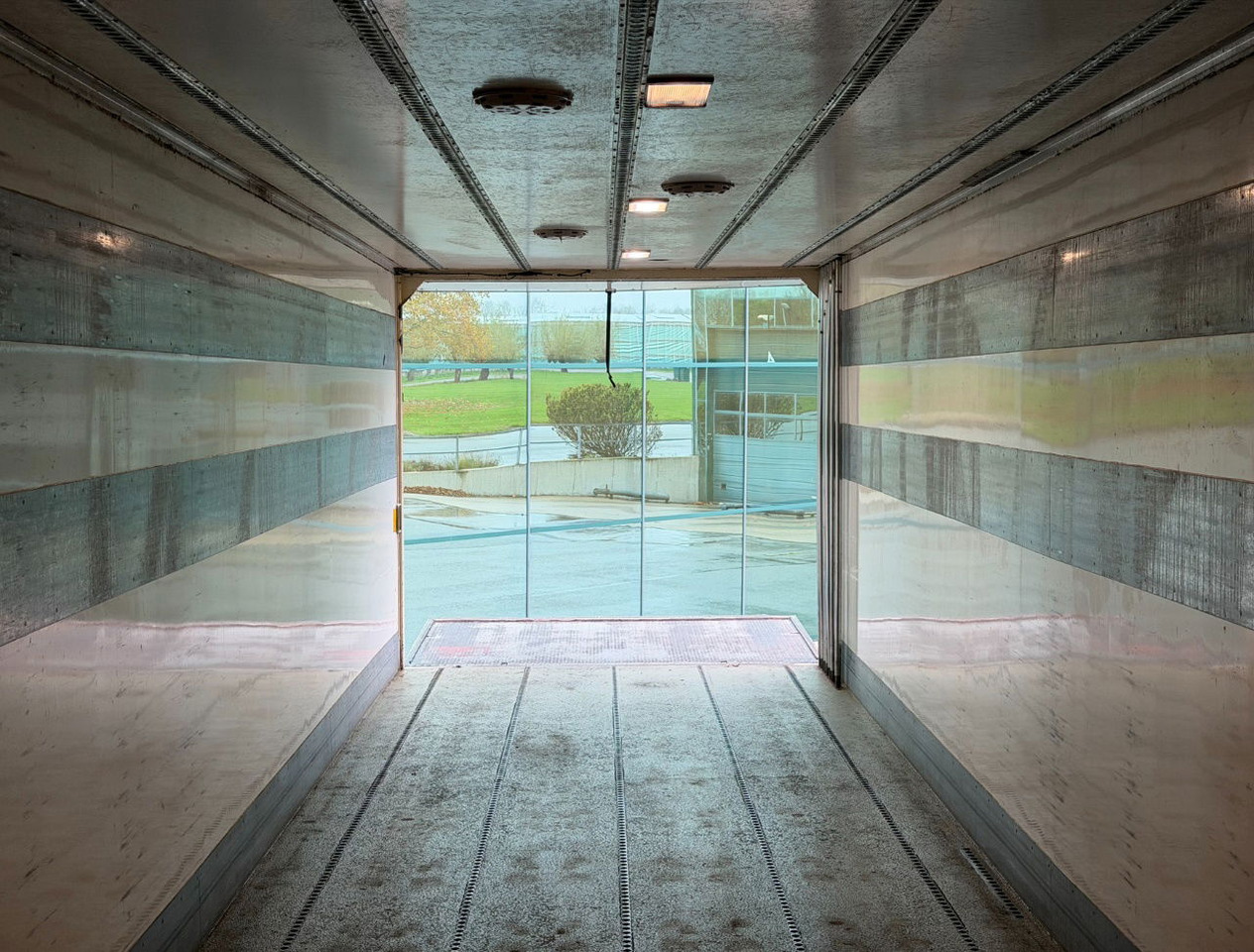 Полуприцеп-фургон Pacton TBD 122 Tail Lift Steering Axle 1075x250x230 Inside NL City Trailer: фото 17