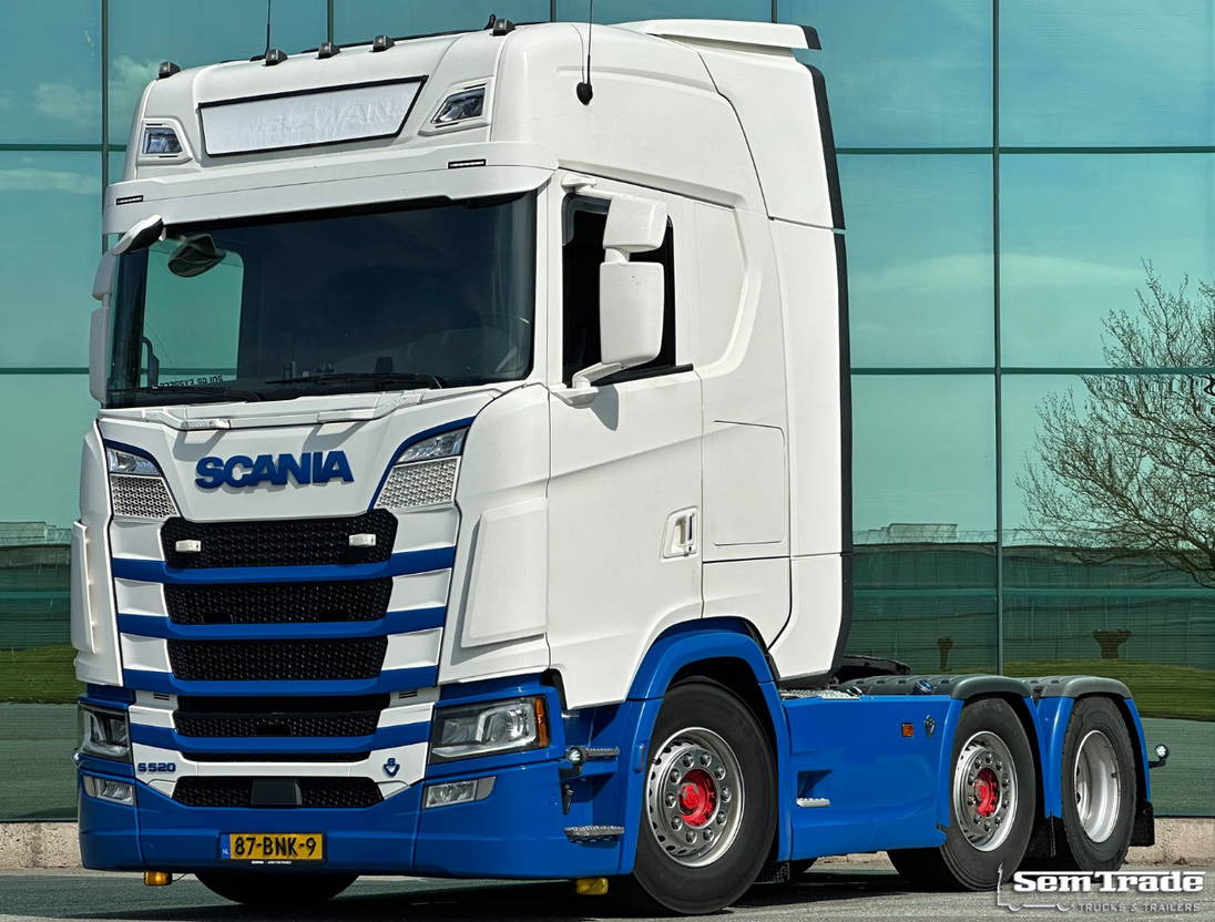 Scania S520 V8 NGS 6X2 Twinsteer Full AIR Retarder 2X Tanks NEW Clutch Super Con - Тягач: фото 1 Scania S520 V8 NGS 6X2 Twinsteer Full AIR Retarder 2X Tanks NEW Clutch Super Con - Тягач: фото 1
