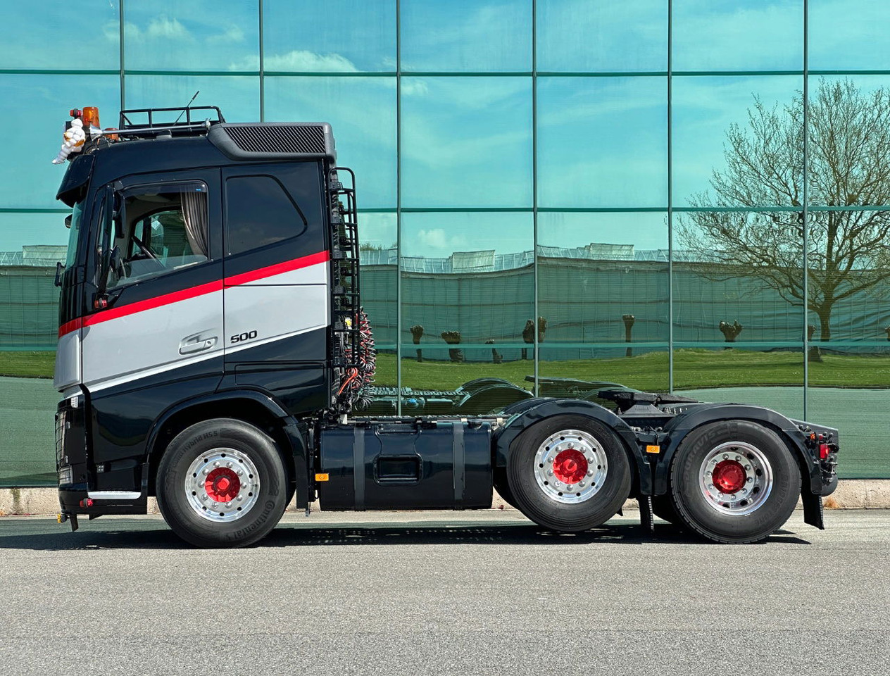 Volvo FH 6X2 LOW Roof 579.000 KM Special Interior Super Condition NEW APK - TUV - Тягач: фото 2 Volvo FH 6X2 LOW Roof 579.000 KM Special Interior Super Condition NEW APK - TUV - Тягач: фото 2