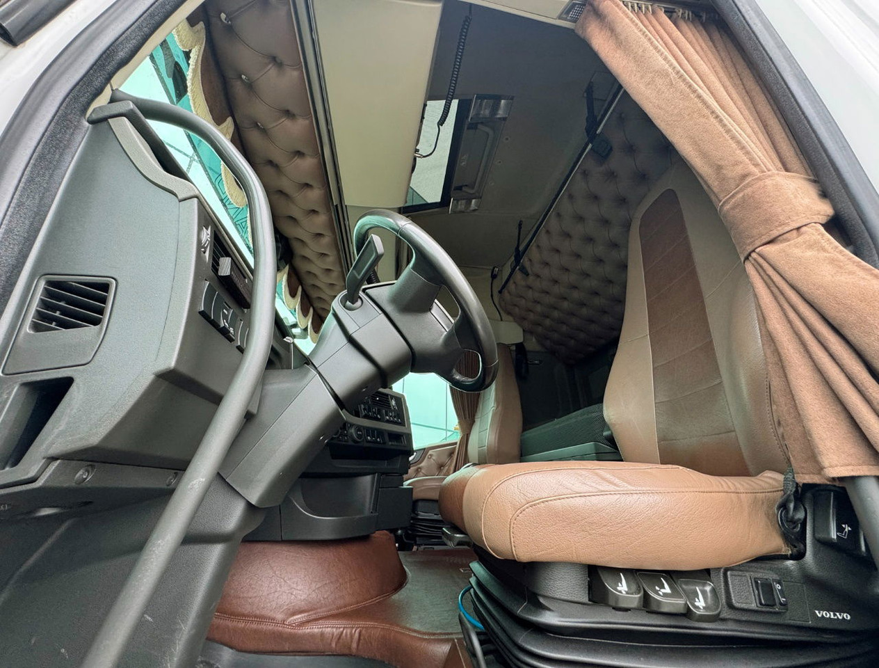 Тягач Volvo FH Globetrotter 6X2 701.000 KM Super Condition NL Truck: фото 7