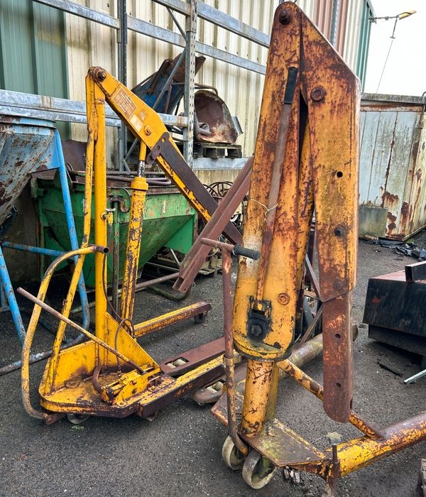 Enrubanneuse, escaliers metals, bois, chevre hydraulique, echafaudage ,mats - Строительное оборудование: фото 2 Enrubanneuse, escaliers metals, bois, chevre hydraulique, echafaudage ,mats - Строительное оборудование: фото 2