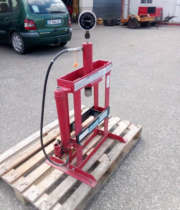 Materiel d' atelier Pour metal , bois, etc - Оборудование для гаражей/ Мастерских: фото 4 Materiel d' atelier Pour metal , bois, etc - Оборудование для гаражей/ Мастерских: фото 4