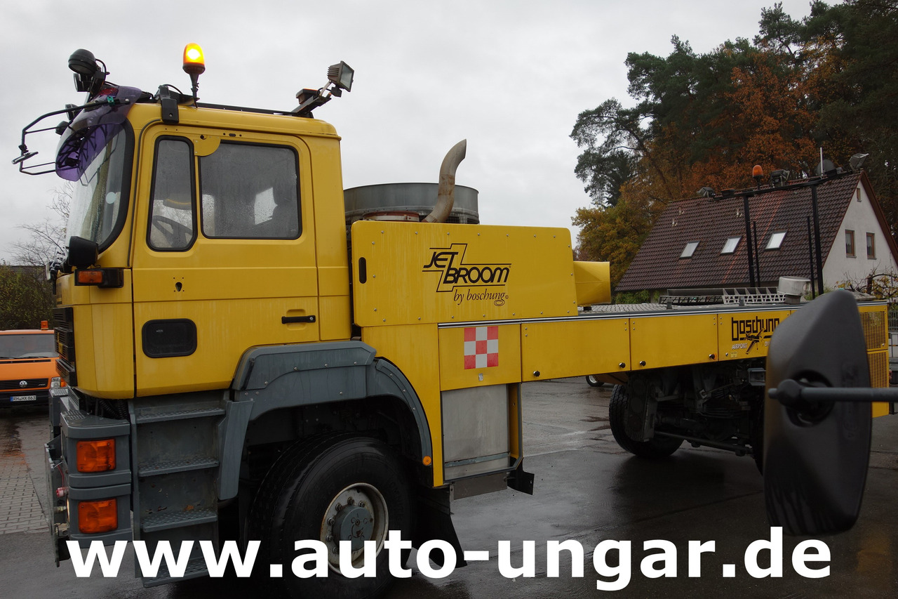 MAN Boschung BJB 8000 Speed Broom 4x4 Offroad Trial Flughafen - Аэродромная техника, Аэродромная техника: фото 4 MAN Boschung BJB 8000 Speed Broom 4x4 Offroad Trial Flughafen - Аэродромная техника, Аэродромная техника: фото 4