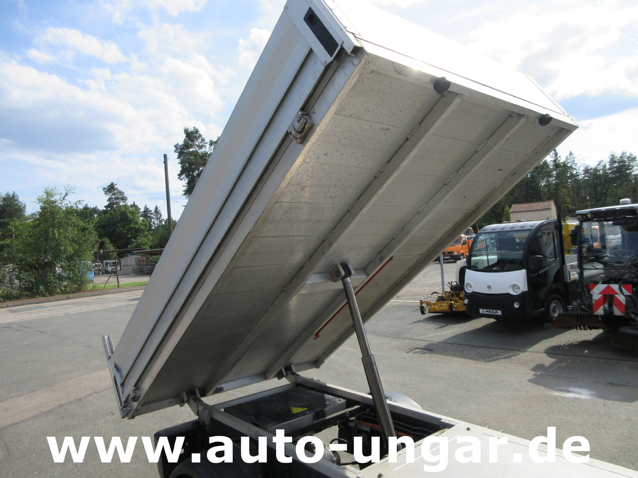 Грузовой электромобиль GOUPIL G5 E Kipper Unfall- und Getriebeschaden Elektrofahrzeug Bj 2014: фото 11 Грузовой электромобиль GOUPIL G5 E Kipper Unfall- und Getriebeschaden Elektrofahrzeug Bj 2014: фото 11