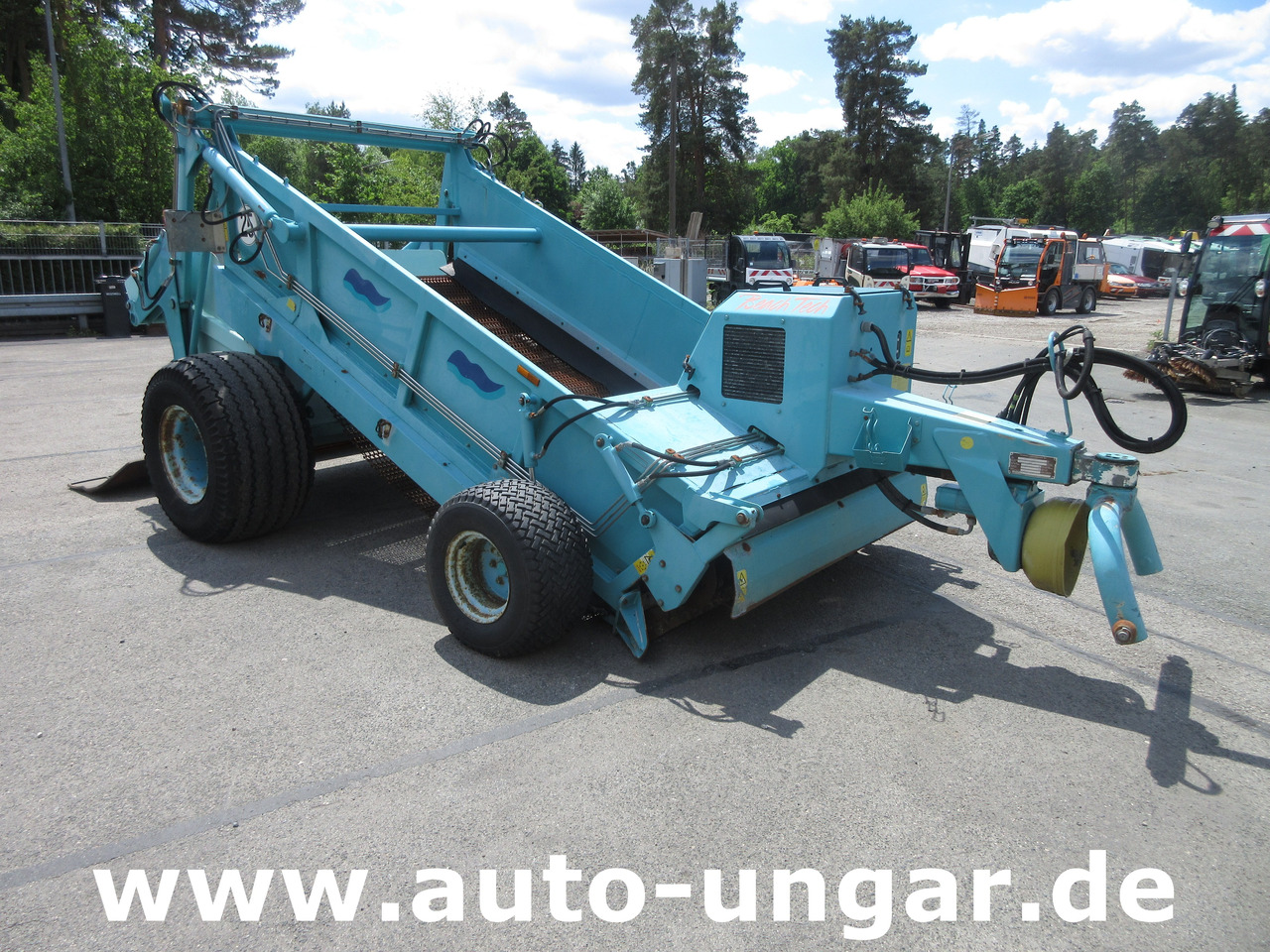 Kässbohrer BeachTech STR 2000 BeachCleaner Strandreiniger καθαριστής παραλίας - Коммунальная/ Специальная техника: фото 1 Kässbohrer BeachTech STR 2000 BeachCleaner Strandreiniger καθαριστής παραλίας - Коммунальная/ Специальная техника: фото 1