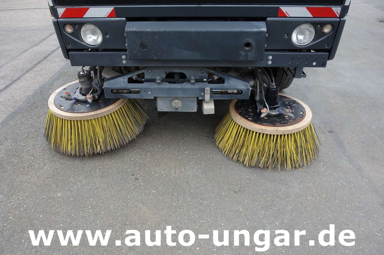 SCHMIDT Cleango 500 EURO 6 Baujahr 2017 Kehrmaschine Straßenkehrmaschine - Подметально-уборочная машина: фото 4 SCHMIDT Cleango 500 EURO 6 Baujahr 2017 Kehrmaschine Straßenkehrmaschine - Подметально-уборочная машина: фото 4
