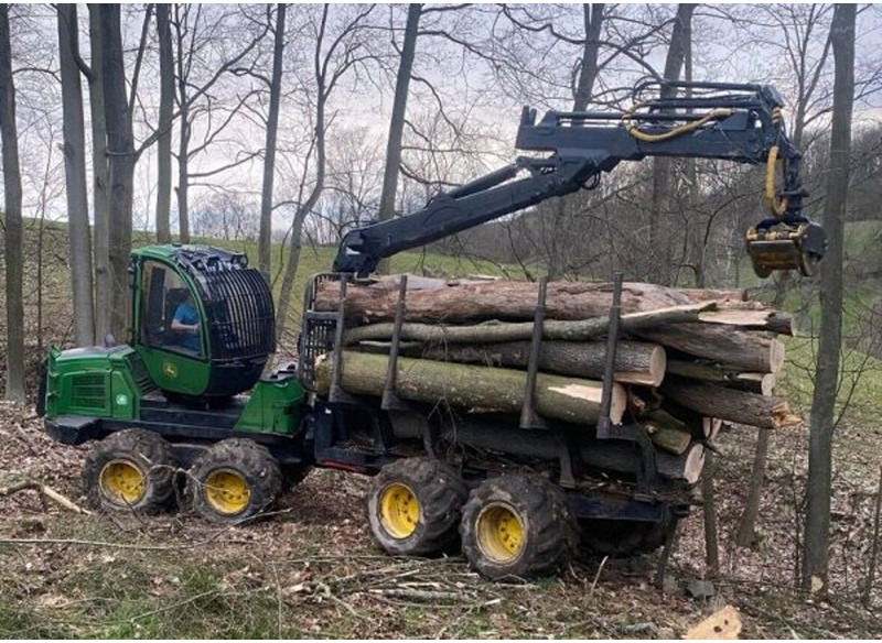 John Deere 1010E 8W - Форвардер: фото 1 John Deere 1010E 8W - Форвардер: фото 1