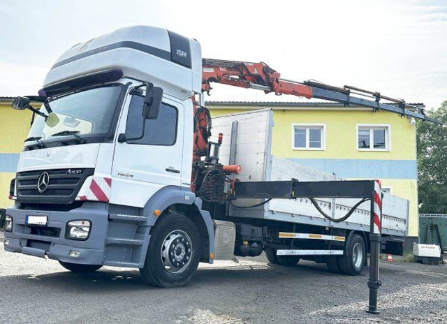 Mercedes-Benz 8m Axor 1824 - Грузовик бортовой/ Платформа, Автоманипулятор: фото 1 Mercedes-Benz 8m Axor 1824 - Грузовик бортовой/ Платформа, Автоманипулятор: фото 1