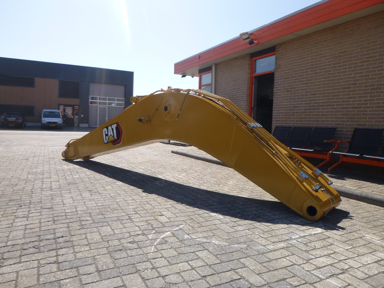 CATERPILLAR 320 GX / 320 GC - Стрела для Экскаваторов: фото 1 CATERPILLAR 320 GX / 320 GC - Стрела для Экскаваторов: фото 1