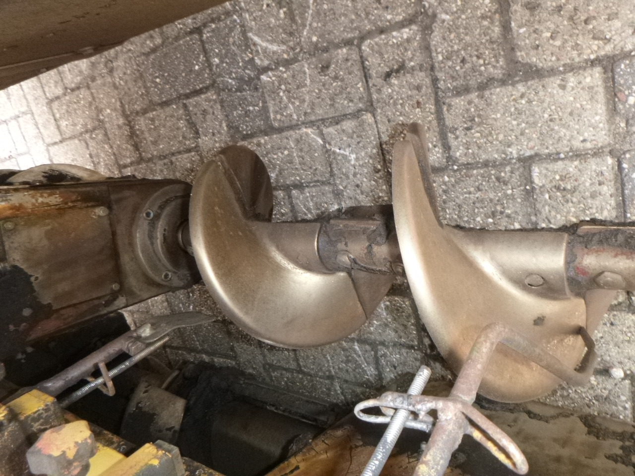 Асфальтоукладчик CATERPILLAR BB730: фото 40