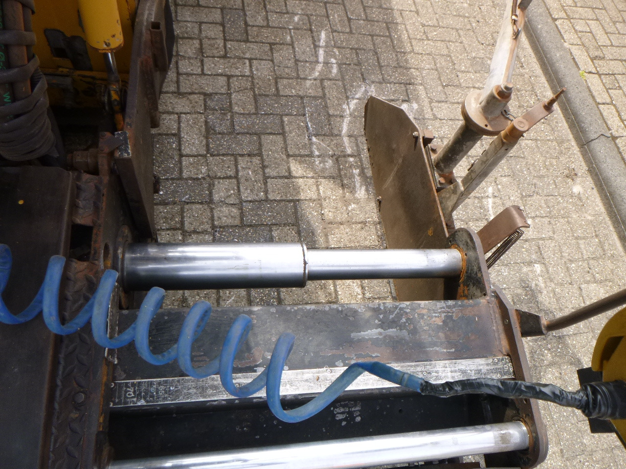 Асфальтоукладчик CATERPILLAR BB730: фото 25