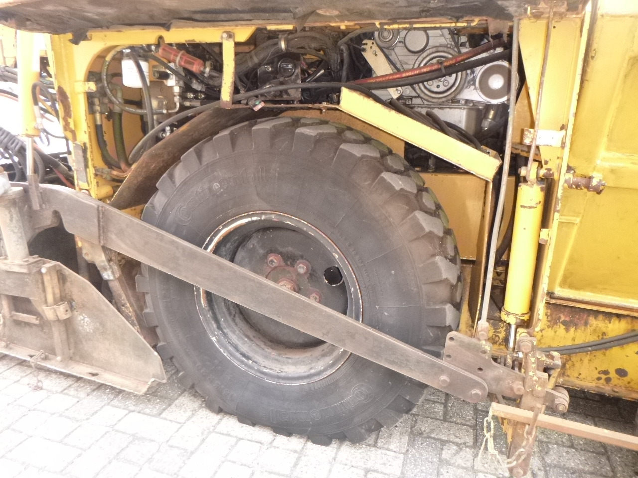 Асфальтоукладчик CATERPILLAR BB730: фото 7