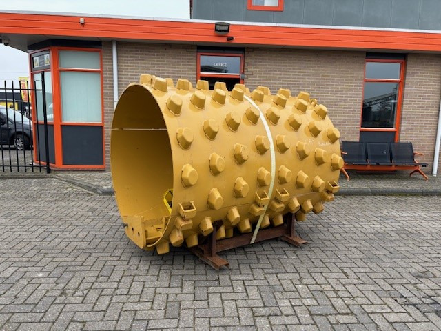 CATERPILLAR CS10/CS11/CS12/CS13 Padfoot kit - Дорожный каток: фото 1 CATERPILLAR CS10/CS11/CS12/CS13 Padfoot kit - Дорожный каток: фото 1