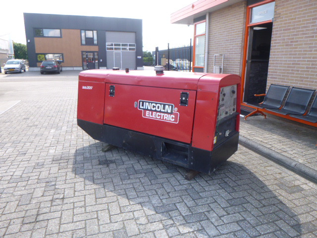 LINCOLN ELECTRIC SAE 300 - Сварочное оборудование: фото 3 LINCOLN ELECTRIC SAE 300 - Сварочное оборудование: фото 3