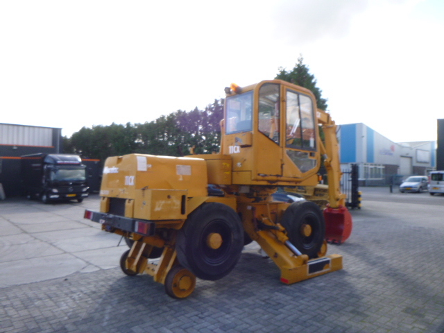 Колёсный экскаватор MECALAC MECALAC 11 CX MEWP ROAD RAIL DIVISION: фото 8 Колёсный экскаватор MECALAC MECALAC 11 CX MEWP ROAD RAIL DIVISION: фото 8