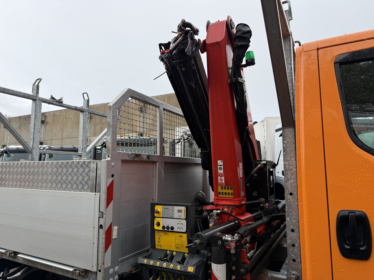 Iveco Daily 55S18W 4X4 Palfinger PK 7.501 - Малотоннажный бортовой грузовик: фото 3 Iveco Daily 55S18W 4X4 Palfinger PK 7.501 - Малотоннажный бортовой грузовик: фото 3