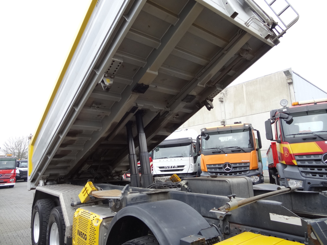 Iveco Trakker 450 8X4 Meiller - Самосвал: фото 4 Iveco Trakker 450 8X4 Meiller - Самосвал: фото 4