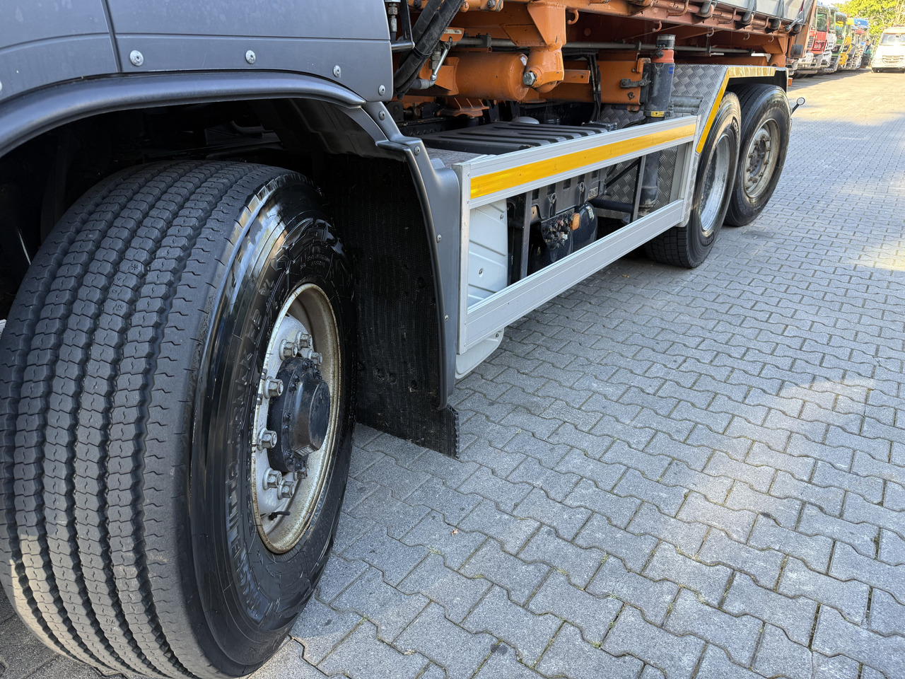 MAN TGS 28.400 6X4H-4 BL - Грузовик-шасси, Автоманипулятор: фото 3 MAN TGS 28.400 6X4H-4 BL - Грузовик-шасси, Автоманипулятор: фото 3