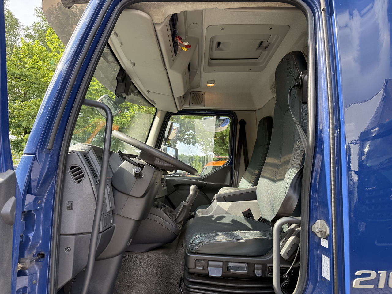 Volvo FL210 14 Tonner - Тентованный грузовик: фото 4 Volvo FL210 14 Tonner - Тентованный грузовик: фото 4