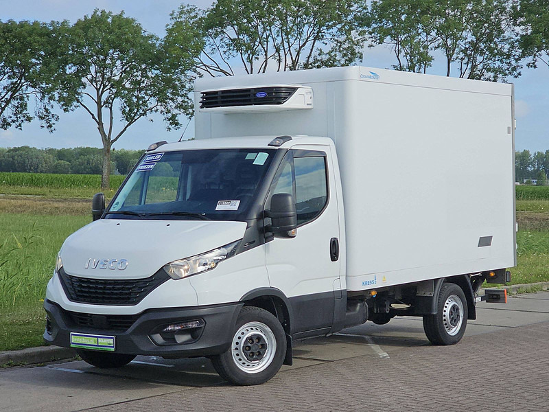 Iveco Daily 35S14 Koelwagen Laadklep - Фургон-рефрижератор: фото 2 Iveco Daily 35S14 Koelwagen Laadklep - Фургон-рефрижератор: фото 2