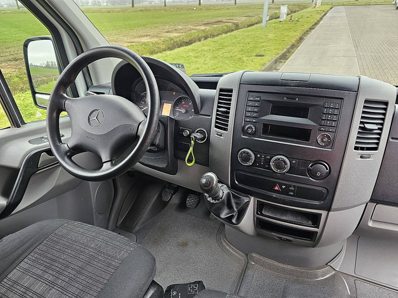 Фото интерьера 1: Легковой фургон Mercedes-Benz Sprinter 211 AC CRUISE EURO6