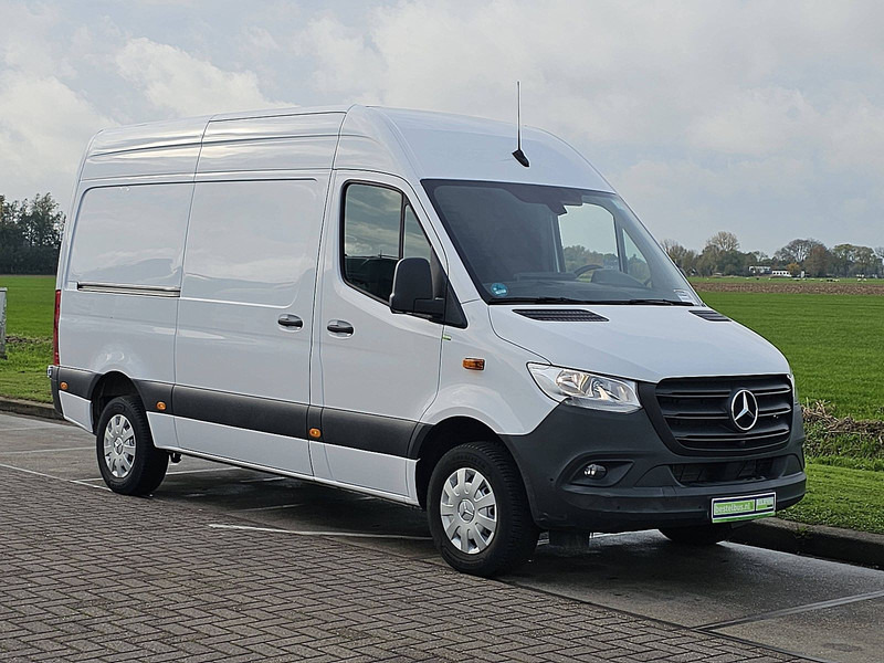 Mercedes-Benz Sprinter 317 L2H2 Mbux Navi RWD! - Цельнометаллический фургон: фото 5 Mercedes-Benz Sprinter 317 L2H2 Mbux Navi RWD! - Цельнометаллический фургон: фото 5