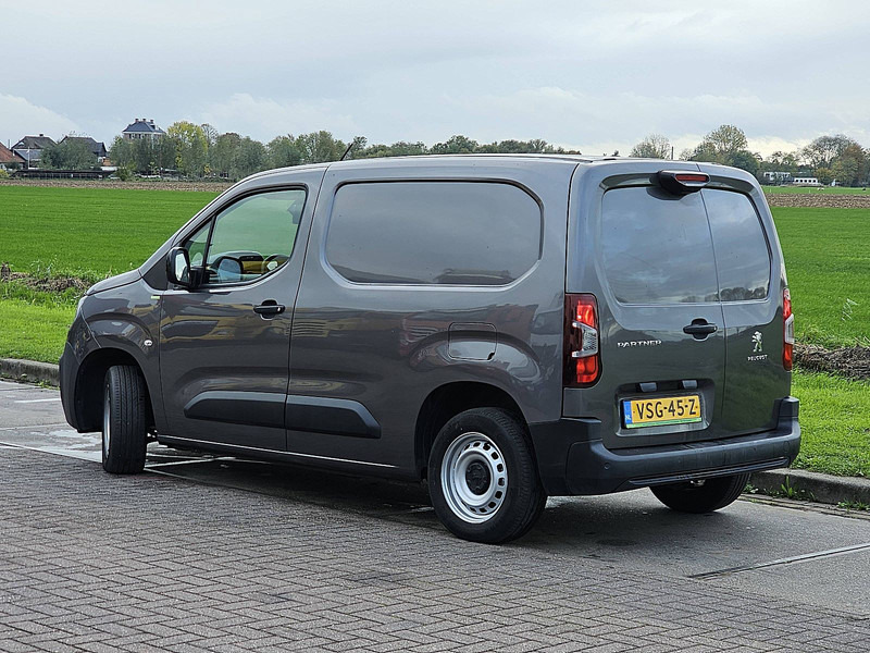 Peugeot Partner  1.5 BHDI 102 в лизинг Peugeot Partner  1.5 BHDI 102: фото 6 Peugeot Partner  1.5 BHDI 102 в лизинг Peugeot Partner  1.5 BHDI 102: фото 6