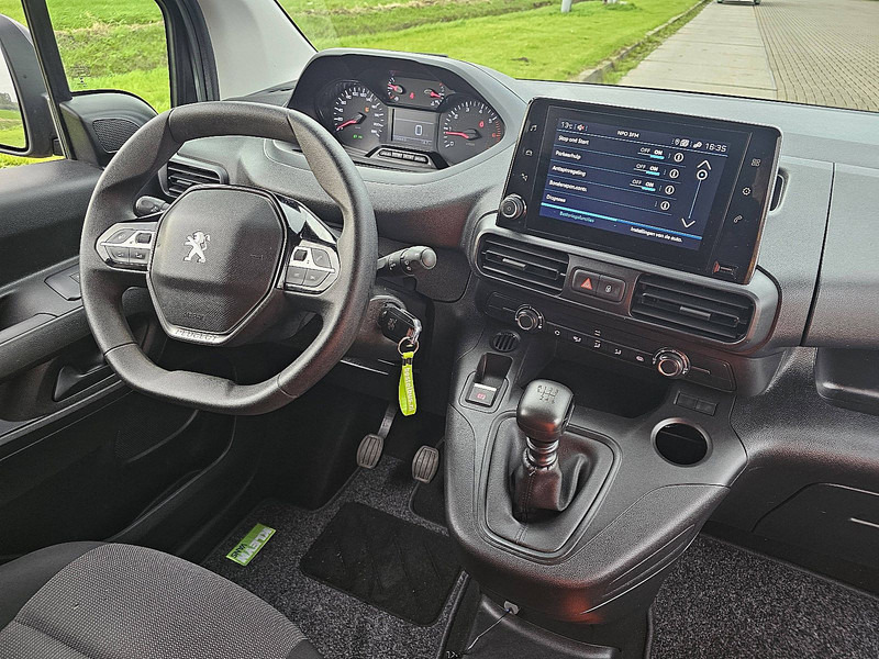 Peugeot Partner  1.5 BHDI 102 в лизинг Peugeot Partner  1.5 BHDI 102: фото 8 Peugeot Partner  1.5 BHDI 102 в лизинг Peugeot Partner  1.5 BHDI 102: фото 8