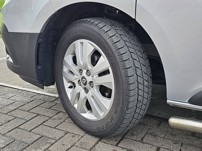 Renault Trafic 2.0 DCI ac aut. 9 pers EURO6 в лизинг Renault Trafic 2.0 DCI ac aut. 9 pers EURO6: фото 16 Renault Trafic 2.0 DCI ac aut. 9 pers EURO6 в лизинг Renault Trafic 2.0 DCI ac aut. 9 pers EURO6: фото 16