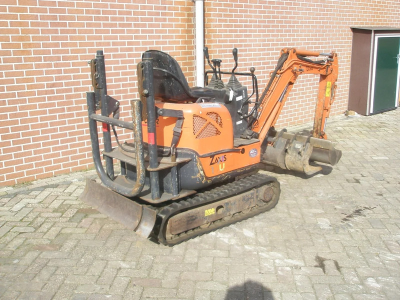 Hitachi ZX10U-2 - Мини-экскаватор: фото 2 Hitachi ZX10U-2 - Мини-экскаватор: фото 2