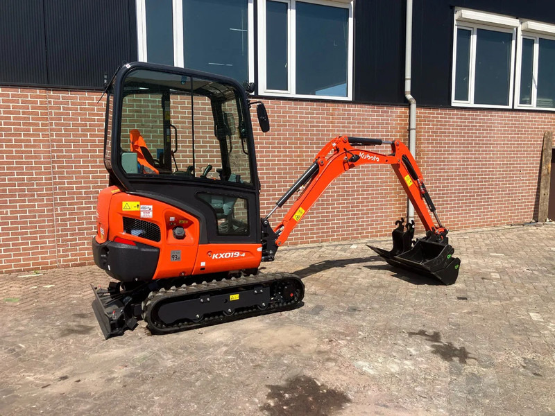 Kubota KX019 4 - Гусеничный экскаватор: фото 2 Kubota KX019 4 - Гусеничный экскаватор: фото 2