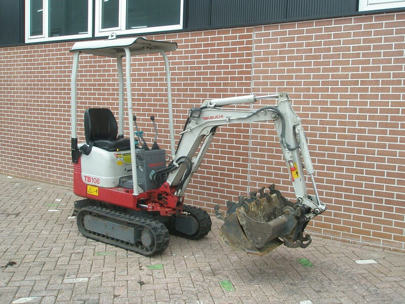 Takeuchi TB108 - Мини-экскаватор: фото 3 Takeuchi TB108 - Мини-экскаватор: фото 3