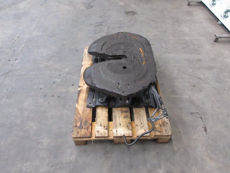 MAN 81.42710-6308 // 42KO-150-Z9 // 81.42715-0037 81.42710-6308 // 42KO-150-Z9 // 81.42715-0037 MAN 18.520 TGX MODEL 2024 - Седло для Грузовиков: фото 2 MAN 81.42710-6308 // 42KO-150-Z9 // 81.42715-0037 81.42710-6308 // 42KO-150-Z9 // 81.42715-0037 MAN 18.520 TGX MODEL 2024 - Седло для Грузовиков: фото 2